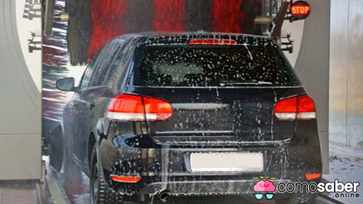 como saber si le esta entrando agua al coche